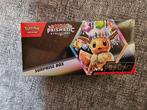 Pokémon - 1 Sealed box - Scarlet & Violet - Prismatic, Hobby en Vrije tijd, Nieuw