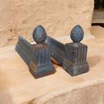 Vuurbok (2) - Chenets - dennenappels - neoclassicistische