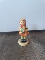 Goebel - M.I. Hummel - Beeldje, Meisje met pop - TMK7 - 10, Antiek en Kunst