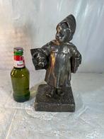 Signeé H. Levasseur - sculptuur, Le petit chaperon rouge