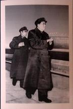 Lin Biao en Mao Zedong op voorgrond (lijst optie), Verzamelen, Militaria | Tweede Wereldoorlog, Verzenden