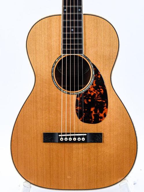 Larrivee P05 Mahogany Spruce 2012 (Akoestische Gitaren), Muziek en Instrumenten, Snaarinstrumenten | Gitaren | Akoestisch, Western- of Steelstringgitaar