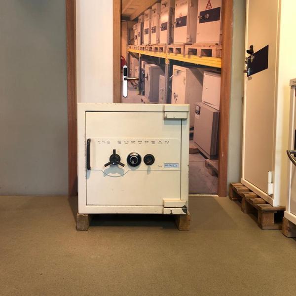 Gebruikte kluis European Grade 3, Huis en Inrichting, Brandblussers en Brandkasten, Gebruikt, Verzenden