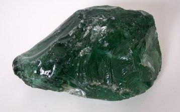 Glasbrokken groen beschikbaar voor biedingen