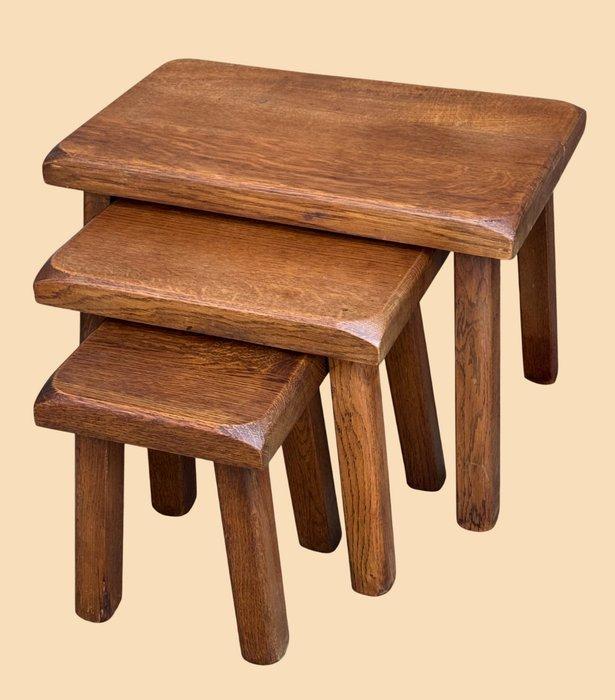 Bijzettafel - Eik - Drie bijzettafeltjes, Antiek en Kunst, Kunst | Designobjecten