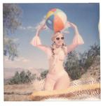 Stefanie Schneider - Moneypenny with Beach Ball (Heavenly