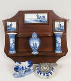 Zilveren theezeef 1916-1920, Delfts Blauw wandregaal,