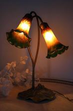 Lampe de table nénuphar style Art Nouveau en pâte en verre