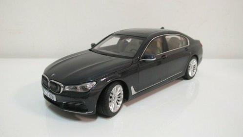 Kyosho 1:18 - Modelauto - BMW 750LI - Dealer edition, Hobby en Vrije tijd, Modelauto's | 1:5 tot 1:12