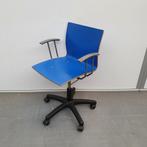 Eromes houten bureaustoelen / schoolstoelen - rood en blauw, Huis en Inrichting, Stoelen, Ophalen of Verzenden, Nieuw