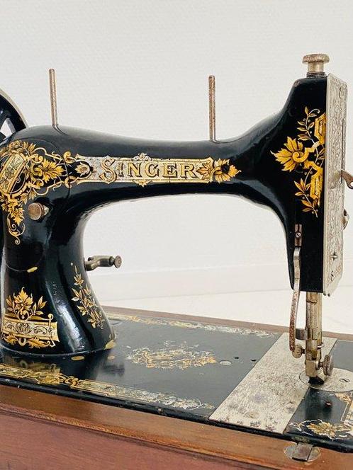 Singer 28 (1900) Naaimachine - Goud, IJzer, Antiek en Kunst, Kunst | Designobjecten