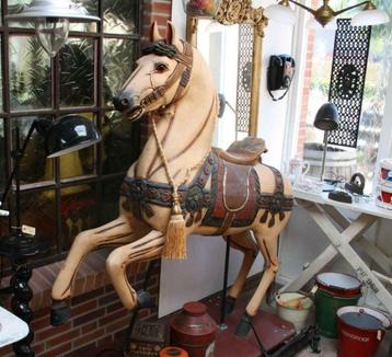 Brocante, industrieel, boeken, buitenlamp, verlichting, etc. beschikbaar voor biedingen
