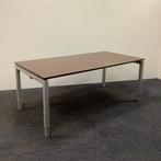 Tweedehands verstelbaar bureau 180x90 cm, Donker bruin blad, Huis en Inrichting, Bureaus, Ophalen of Verzenden, In hoogte verstelbaar