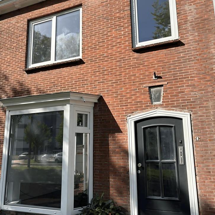 Ruime eengezinswoning met gerenoveerde badkamer en..., Huizen en Kamers, Kamers te huur, 50 m² of meer, Leeuwarden