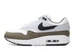 Nike Air Max 1 Medium Olive - Maat 44.5 EU, Kleding | Heren, Schoenen, Ophalen of Verzenden, Nieuw, Nike