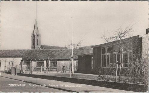 ZONNEMAIRE - Groene Kruis Gebouw en Kleuterschool, Verzamelen, Ansichtkaarten | Nederland, Verzenden