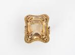 Een 14k geelgouden ring bezet met gele topaas., Gebruikt