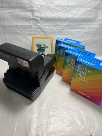 Polaroid 636 close up + 4 x 600 film pack Instant camera beschikbaar voor biedingen