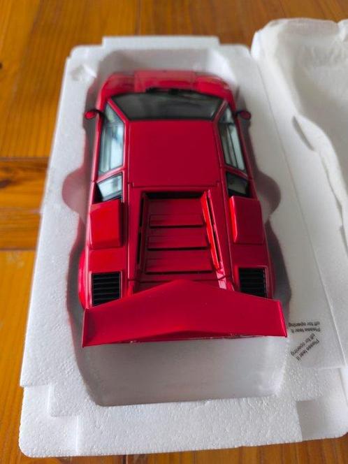 Autoart 1:18 - Modelauto - Lamborghini Countach 5000S, Hobby en Vrije tijd, Modelauto's | 1:5 tot 1:12