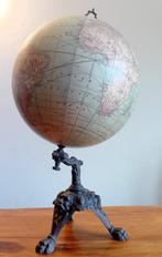 Globe terrestre Randy Mc Nally Chicago 1887 - 32/59 cm.