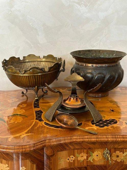 Dekoratives Set aus Messing – Zwei Schalen und ein Stövchen, Antiek en Kunst, Curiosa en Brocante