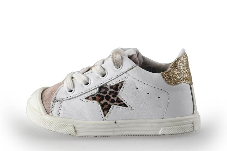 Jopper sneakers in maat 20 Wit | 25% korting, Kinderen en Baby's, Kinderkleding | Schoenen en Sokken, Jongen of Meisje, Zo goed als nieuw