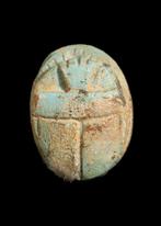 Oud-Egyptisch Blauwe faience Scarabaat met een gevleugelde, Antiek en Kunst