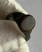 Onderdeel 115. Islamitisch Brons Ring - Middeleeuwen 10e–14e