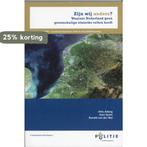 Zijn wij anders? 9789035244634 Otto Adang, Boeken, Overige Boeken, Verzenden, Gelezen, Otto Adang
