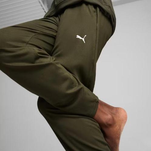 -30% Puma  Puma M studio foundations tapered pant 525742-80, Kleding | Heren, Sportkleding, Groen, Nieuw, Verzenden