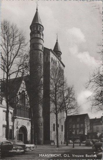 MAASTRICHT - O.L. Vrouwe Basiliek, Verzamelen, Ansichtkaarten | Nederland, Verzenden