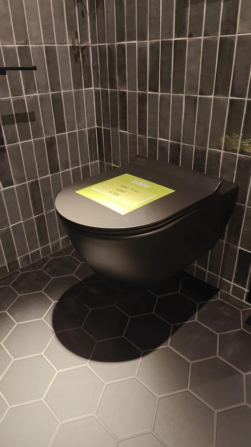 Showmodel wandcloset toiletpot mat zwart randloos - 0038, Doe-het-zelf en Verbouw, Sanitair, Toilet, Nieuw, Ophalen