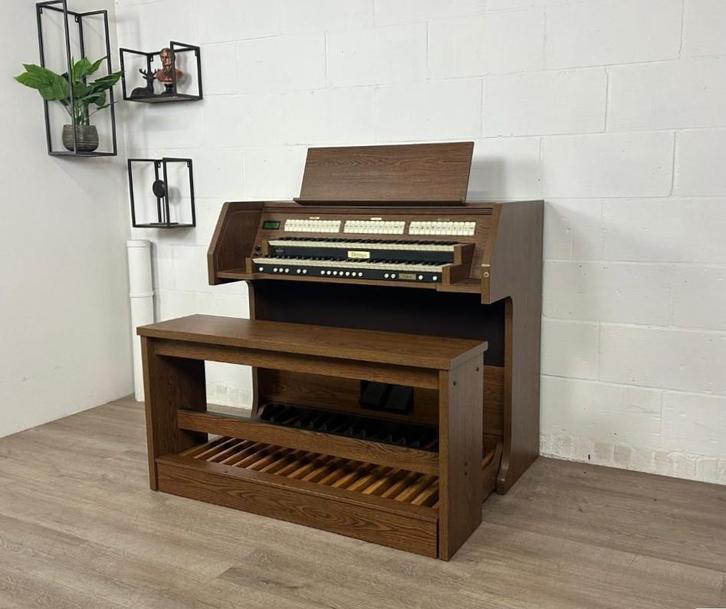 Viscount Vivace 40, Muziek en Instrumenten, Orgels, 2 klavieren, Orgel, Gebruikt