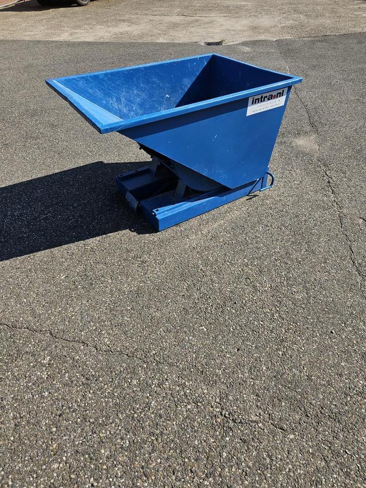 Kiepbak kantelbak spanenbak heftruck 250 liter, Zakelijke goederen, Machines en Bouw | Heftrucks en Intern transport, Voorzetapparatuur