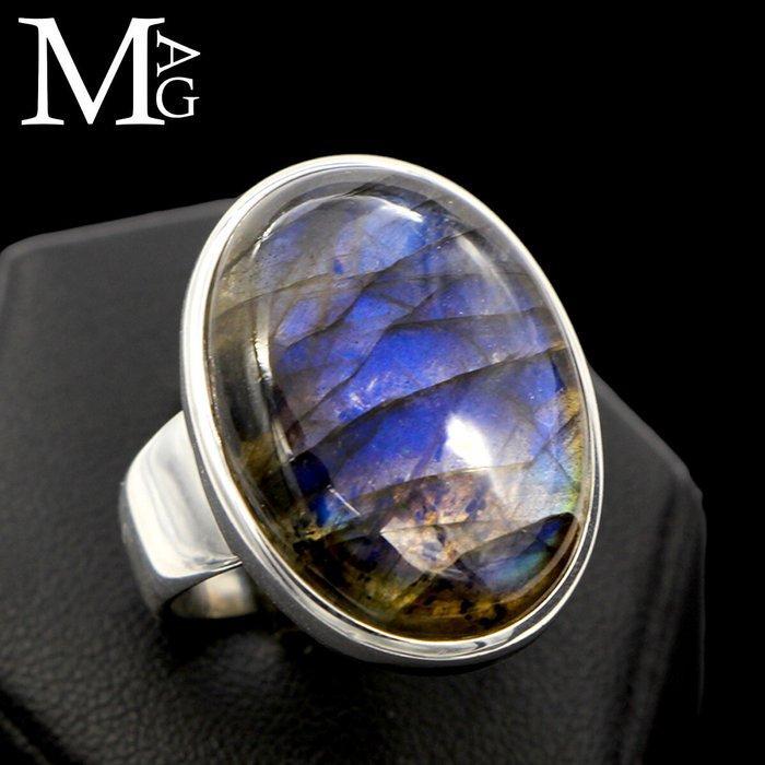 Ring in zilver met Labradoriet cabochon – iriserende blauwe, Verzamelen, Mineralen en Fossielen