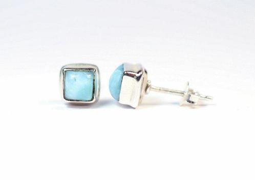 Larimar 2 x oorknopjes- 1.88 g - (1), Verzamelen, Mineralen en Fossielen