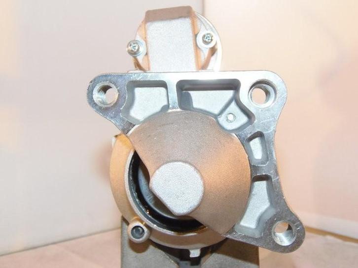 Startmotor 0,85kW Renault Dacia benzine nieuw, Auto-onderdelen, Motor en Toebehoren, Verzenden