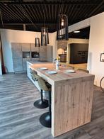 Nolte showroom keuken – Beton, greeploos - Compleet, Huis en Inrichting, Keuken | Complete keukens, Overige typen, Nieuw, Kunststof