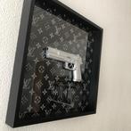 Rob VanMore - Silver war on Louis Vuitton, Antiek en Kunst