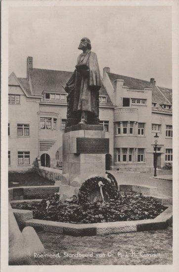 ROERMOND - Standbeeld van Dr. P. J. H. Cuypers, Verzamelen, Ansichtkaarten | Nederland, Verzenden