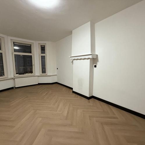 Studio | 30m² | Schiedamseweg | €1350,-, Huizen en Kamers, Kamers te huur, 20 tot 35 m², Rotterdam