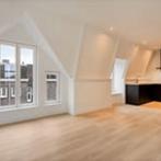 Bovenwoning met Balkon, Lichte Woonkamer en Inloop..., 50 m² of meer, Amsterdam