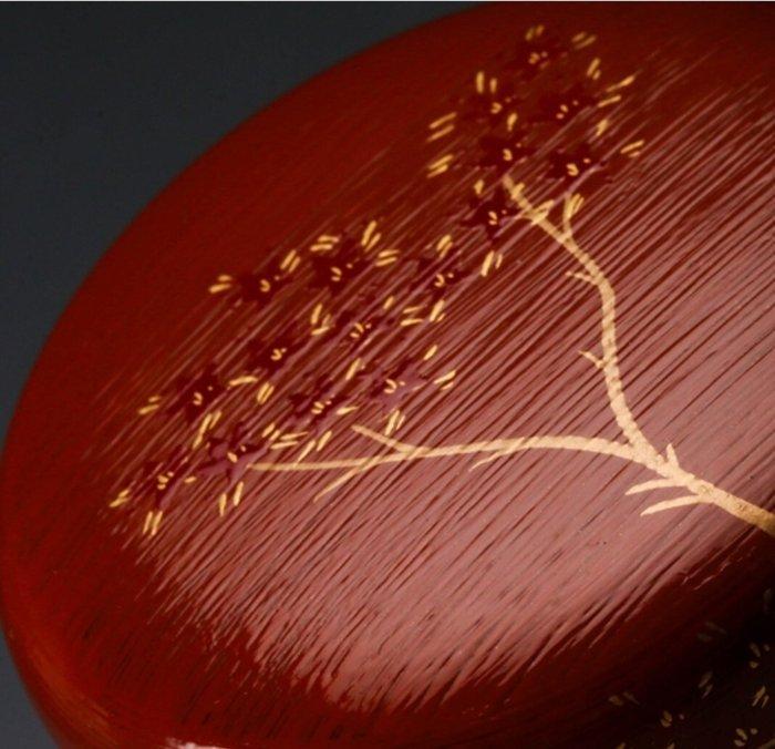 Natsume  Geborsteld wit poedergeglazuurd Tachibana en, Antiek en Kunst, Antiek | Overige Antiek