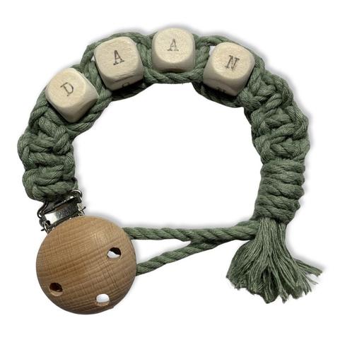 Macramé Speenkoord met Naam - Olijfgroen - Katoen - Macramé, Kinderen en Baby's, Overige Kinderen en Baby's, Nieuw, Ophalen of Verzenden