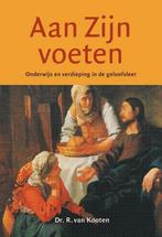 9789088973086 Aan Zijn voeten R. Van Kooten, Boeken, Nieuw, R. Van Kooten, Verzenden