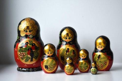 Decoratief ornament (7) - Matroesjkas met vogels, Antiek en Kunst, Antiek | Speelgoed