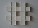 Hans Meeuwsen - Reliëf, 2025 - 64 Witte hashtag,