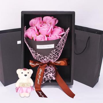 Valentijns Cadeaus. Eeuwige Rozen, Rozen Beren, Rozen Box beschikbaar voor biedingen
