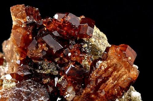 Hoogwaardige honingbruine Hessoniet Graniet van Afghanistan, Verzamelen, Mineralen en Fossielen