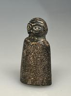 Mesopotamisch Een uiterst zeldzaam stenen idool met herkomst, Verzamelen